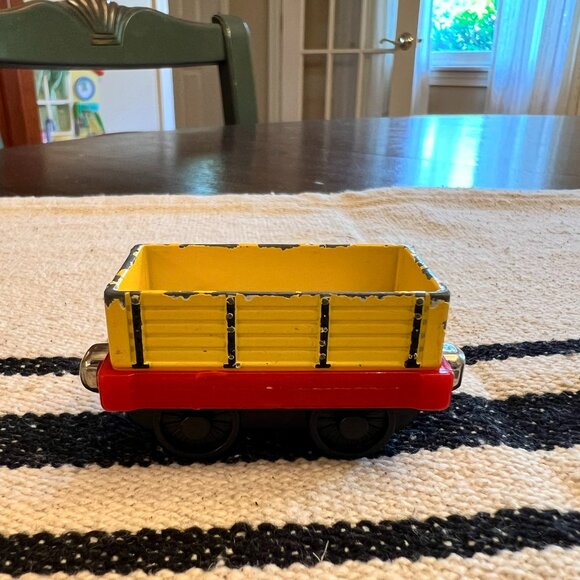 Thomas the Train Duncan Trailer Take N Play 2002 - Picture 1 of 6